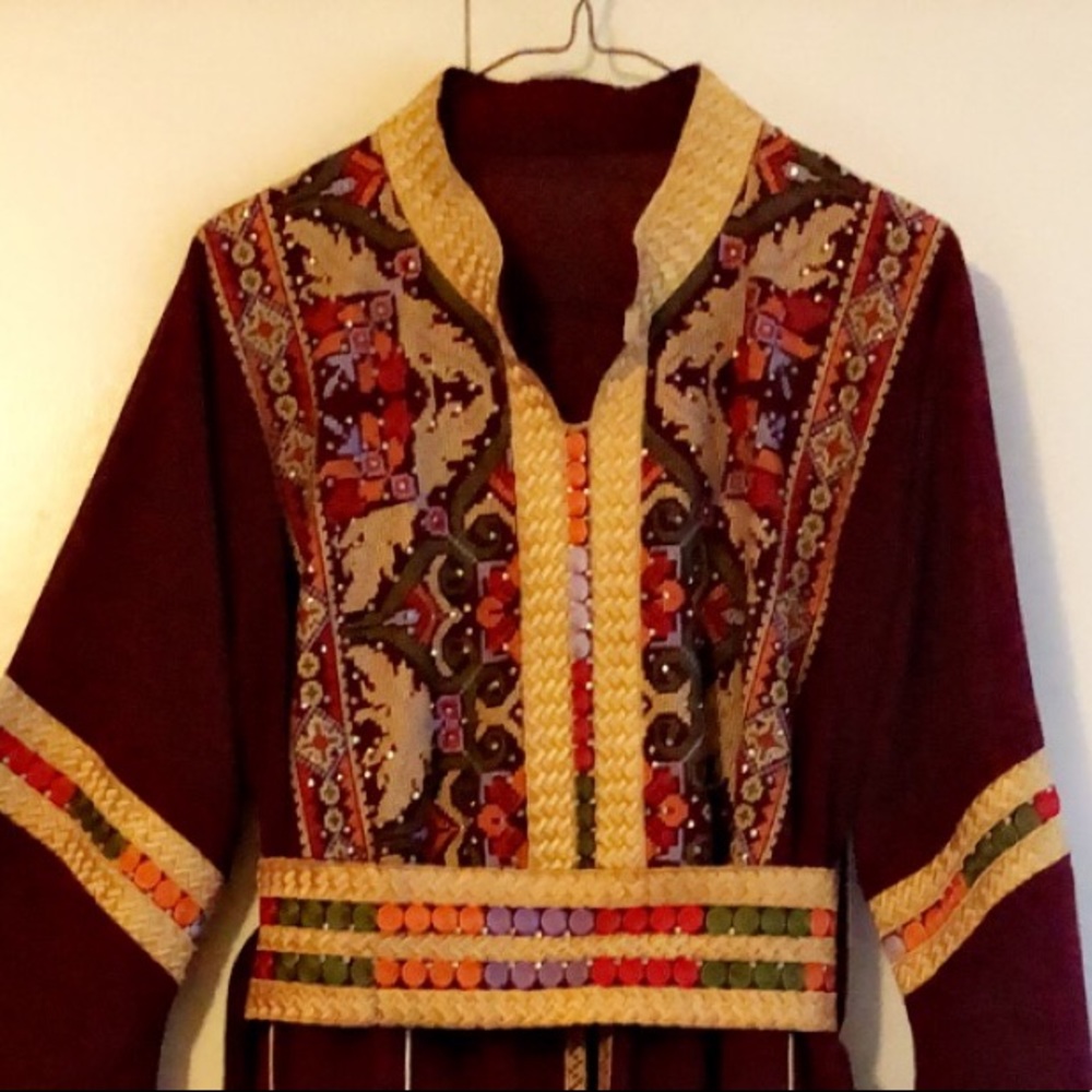 Traditional Thob /abya/dress never worn size M/L .